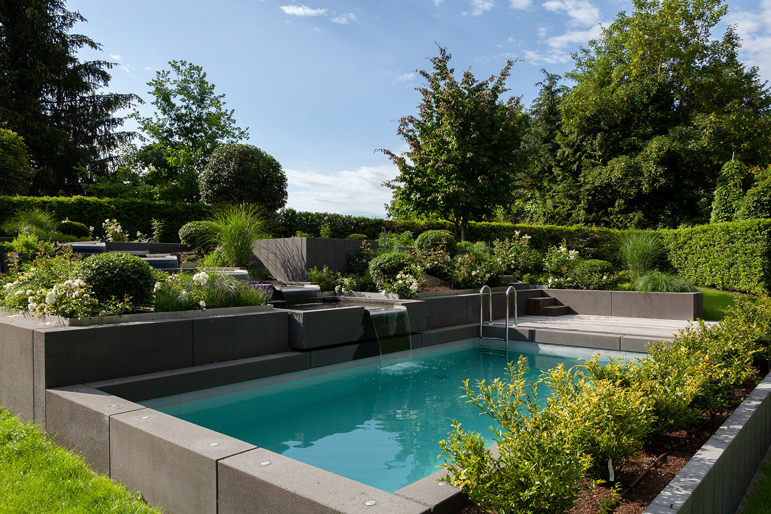 rinn-beton_MG_7052_gr_klein.jpg Pool mit Wasserbecken