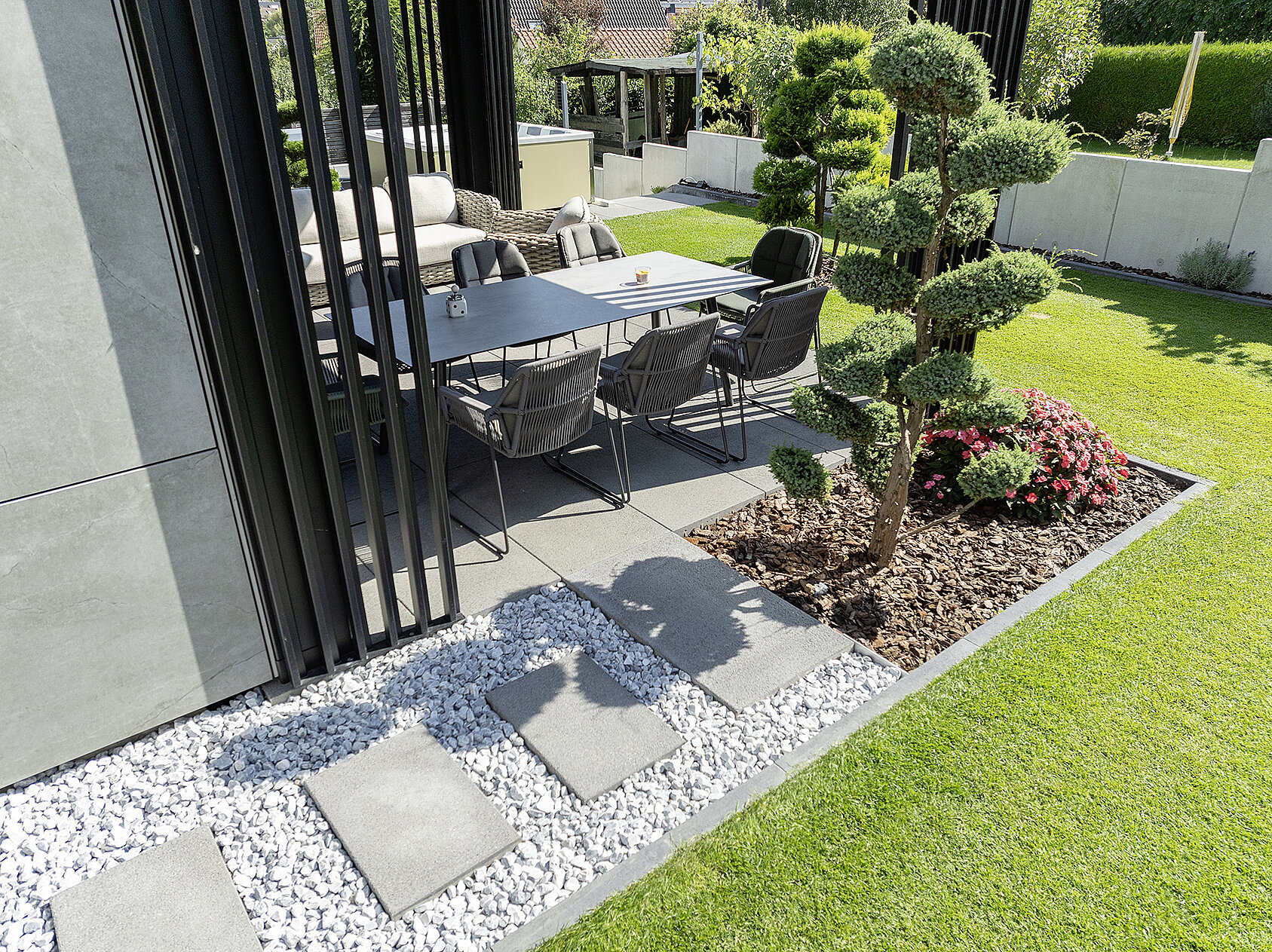 Kleiner Weg im Garten Kleiner Weg im Garten