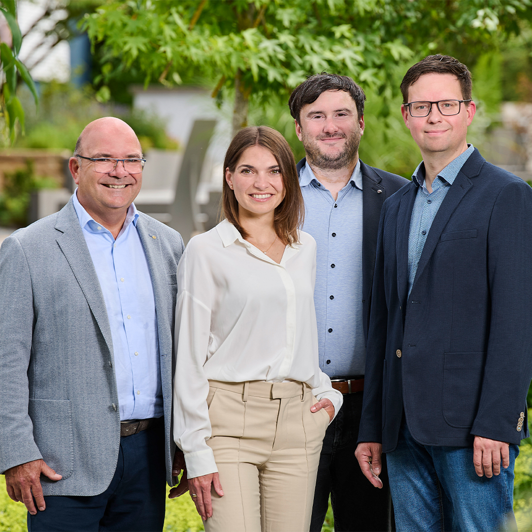 Christian Rinn, Luisa Rinn, Simeon Metz, Johannes Schramm Das Bild zeigt die Geschäftsführung des Unternehmens Rinn Beton- und Naturstein.